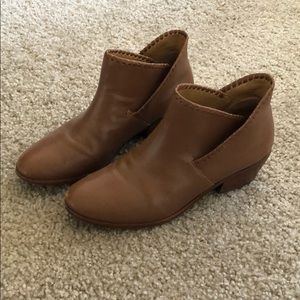 Jack Rogers Sadie booties oak leather
